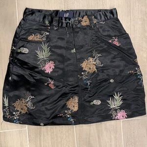 2 for $25 EVERYTHING Vintage Gap embroidered skirt
